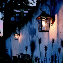 Utelamper - Klassiske Vegglamper><noscript><img width=