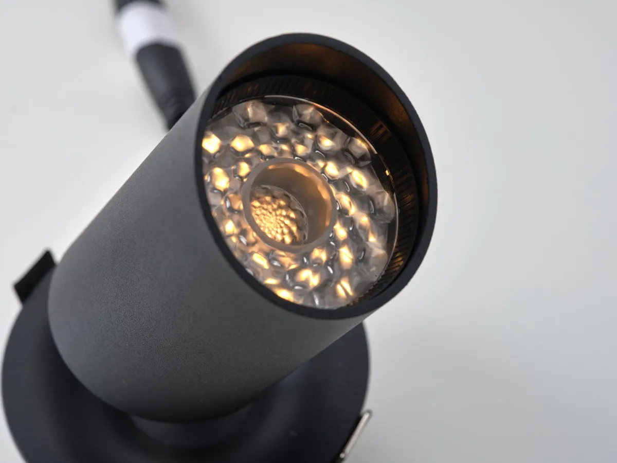 Kjøkkenbelysning Tak|Spotter & Skinner>Q-Light Q-Focus SR95 innfelt takspot 3000K 20 til 43° lysspredning 11W dimbar - Hvit