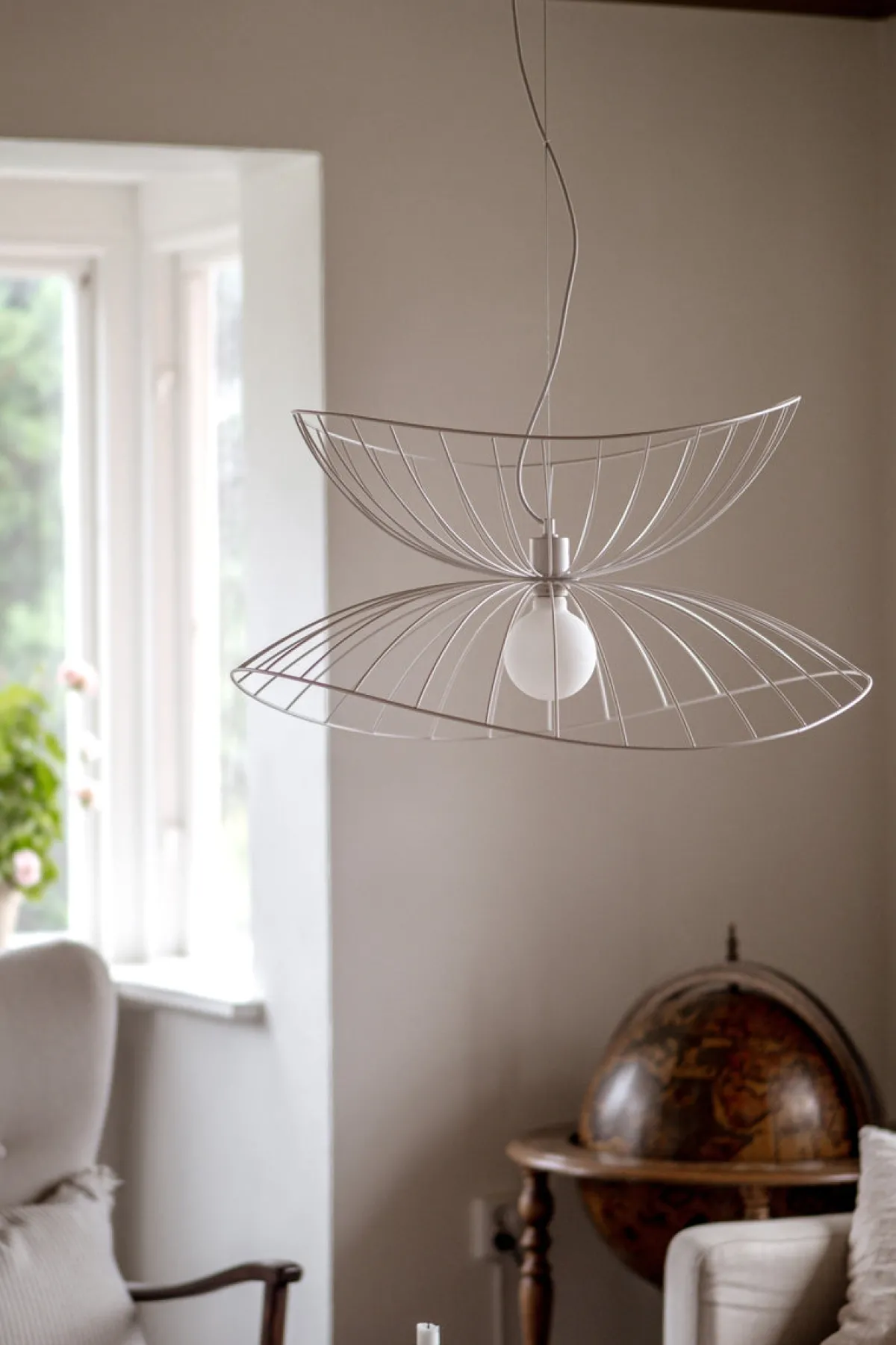 Kjøkkenbelysning Tak|Takpendler>Globen Lighting Ray takpendel 70 cm - Hvit