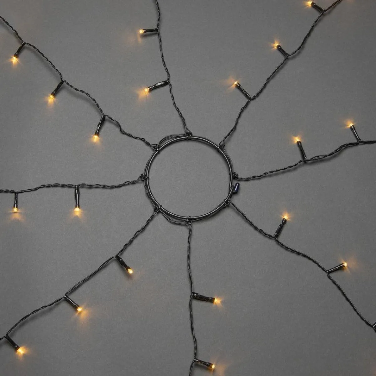 Juletrelys & Lysslynger>Konstsmide Ringslynge 8x50 LED lys 4 meter utendørs med funklefunksjon IP44 - Amber