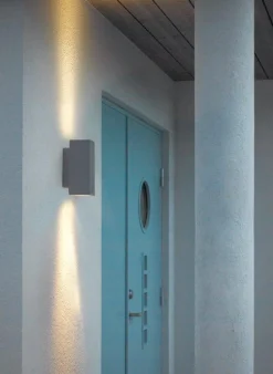 Lightup-Pris|Utelamper Med Opp/Ned Lys><noscript><img width=