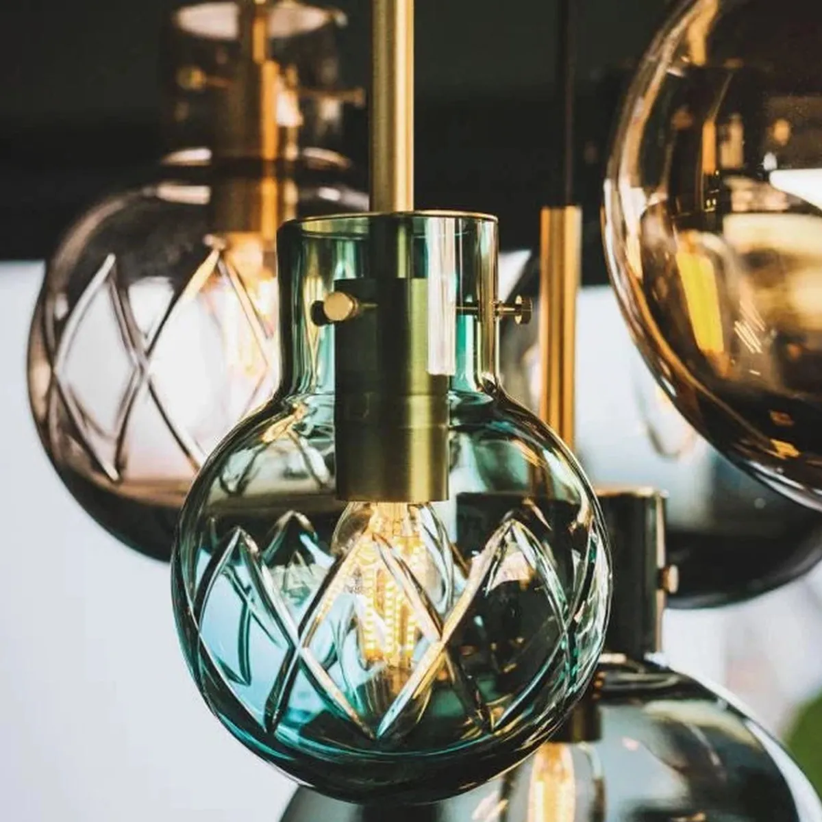 Kjøkkenbelysning Tak|Takpendler>Hadeland Glassverk Skumring Krystallkuler 3 stk - Sort Baldakin Blå