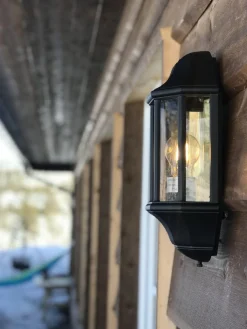 Lightup-Pris|Utelamper - Veggskjold / Plafond><noscript><img width=