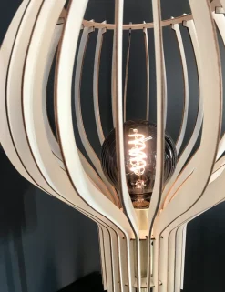 Dekorpære E27|Led-Pærer E27 Sokkel>Unison 3-steg Nero dimbar Glob 125mm 4W LED 2200K - E27