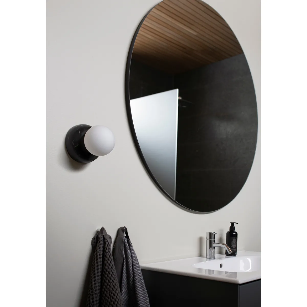 Baderomsbelysning Tak|Baderomsbelysning Vegg>Globen Lighting Torrano vegg og taklampe - Svart