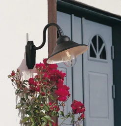 Utelamper - Klassiske Vegglamper>Konstsmide Vega vegglampe Svart