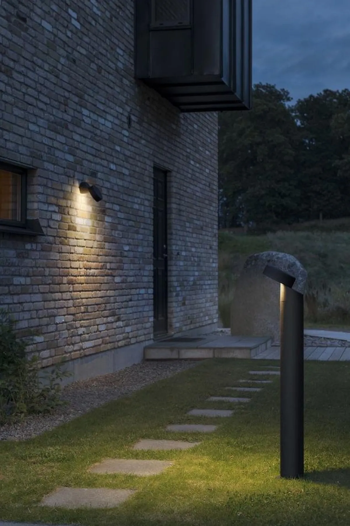 Pullert>Konstsmide Vicenza pullert 100 cm IP44 4W - Svart