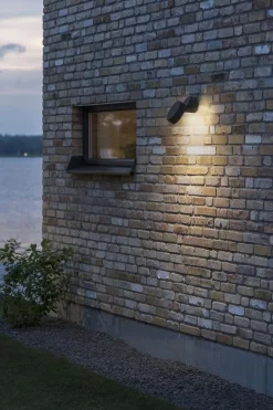 Utelamper - Veggskjold / Plafond>Konstsmide Vicenza vegglampe utendørs IP44 4W - Svart