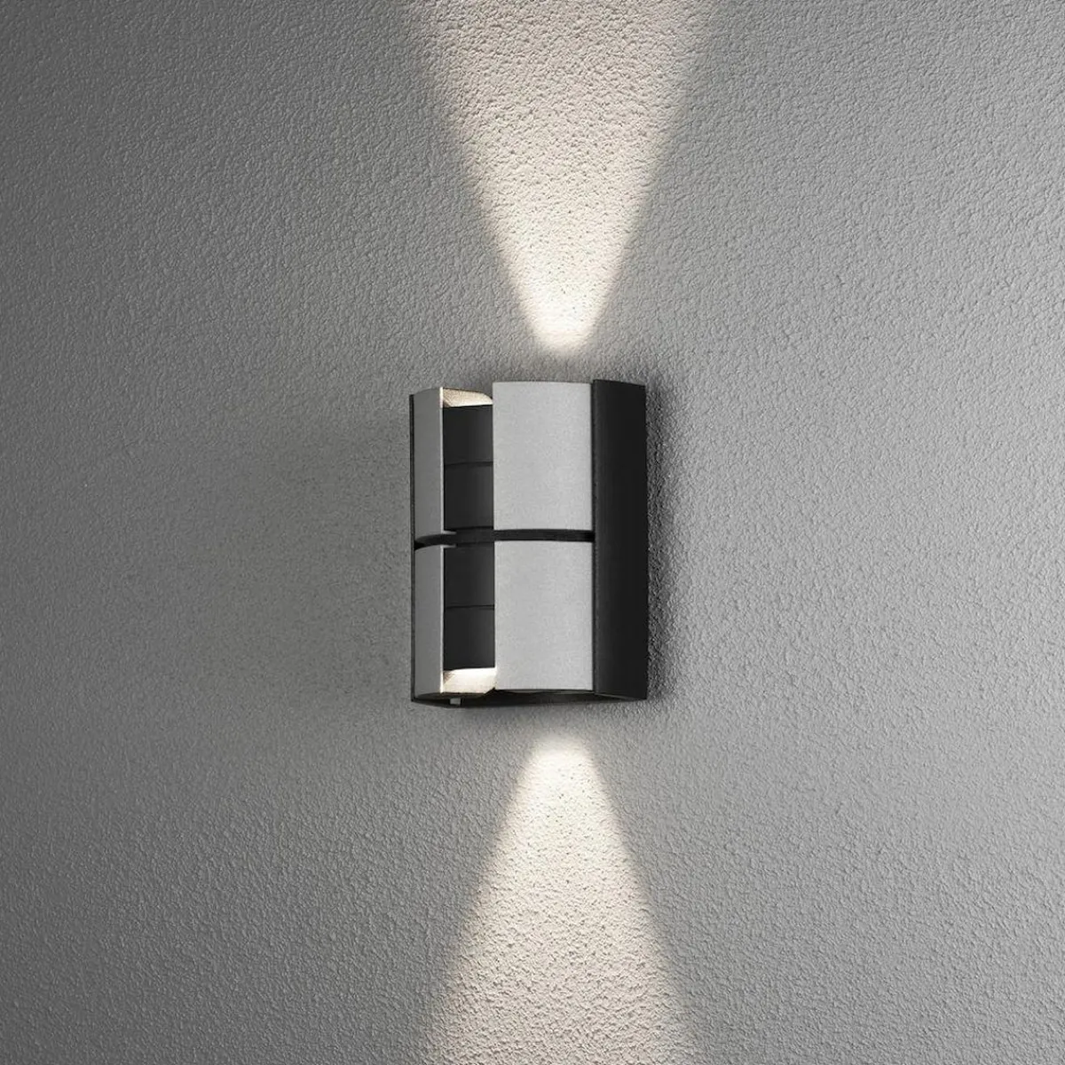 Utelamper Med Opp/Ned Lys>Konstsmide Vidar vegglampe utendørs opp/ned 2x5W - Svart/Sølv Svart / Sølv