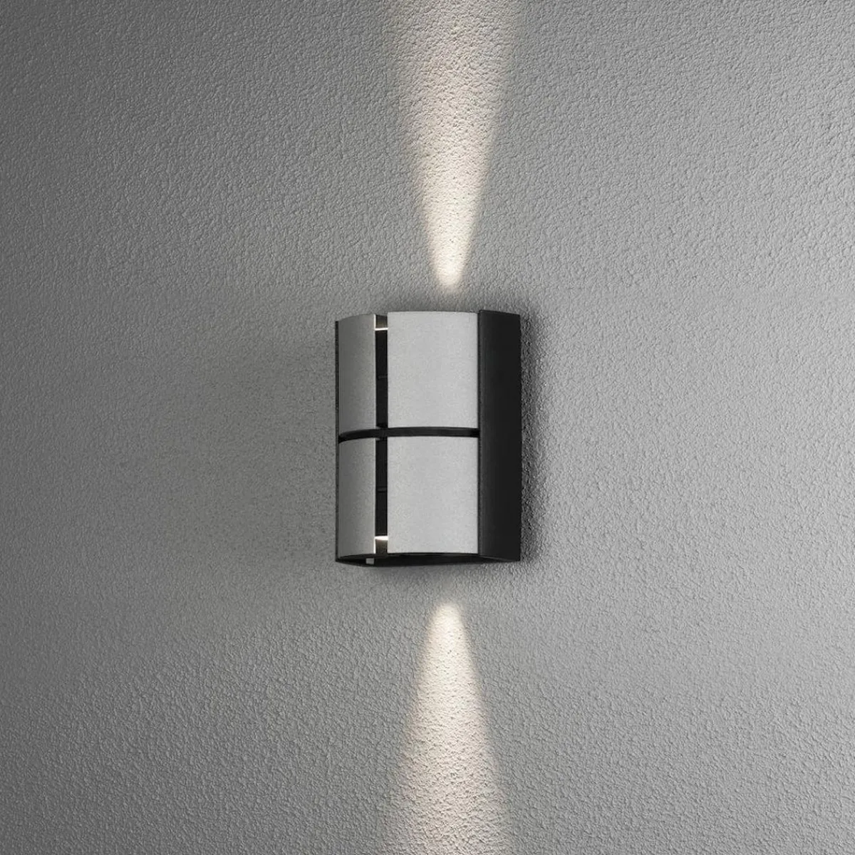 Utelamper Med Opp/Ned Lys>Konstsmide Vidar vegglampe utendørs opp/ned 2x5W - Svart/Sølv Svart / Sølv