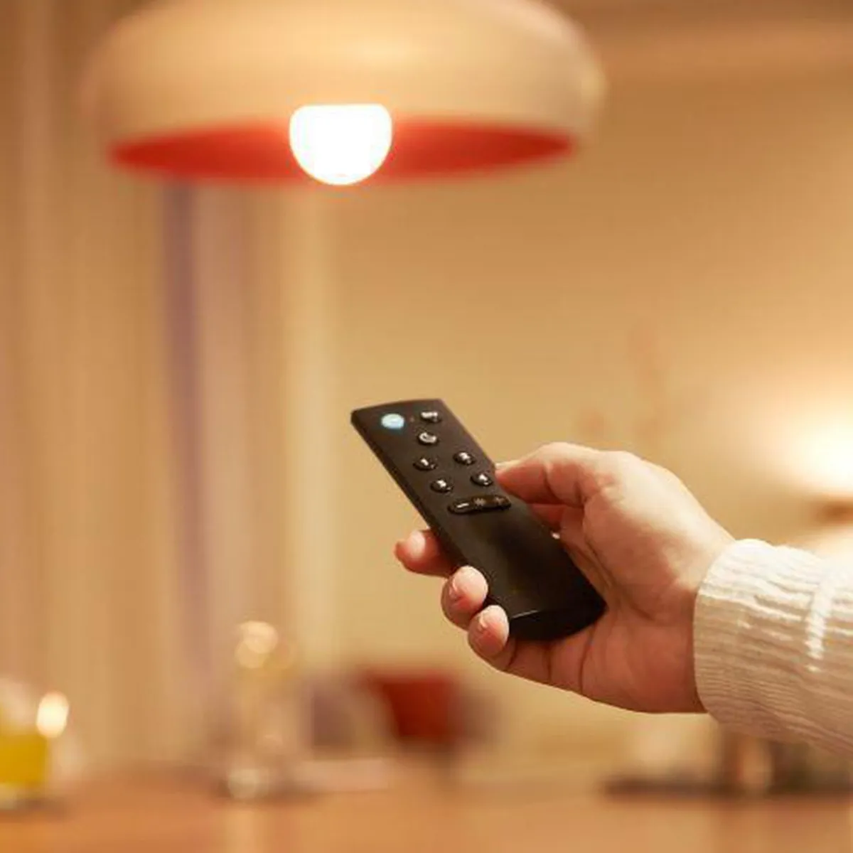 Led-Smartlyspærer|Led-Pærer Smart E27 Sokkel>WiZ E27 Lyspære filament St64 6,7W Wifi 2 pak m/fjernkontroll - Justerbar fargetemperatur 2000-5000 Kelvin